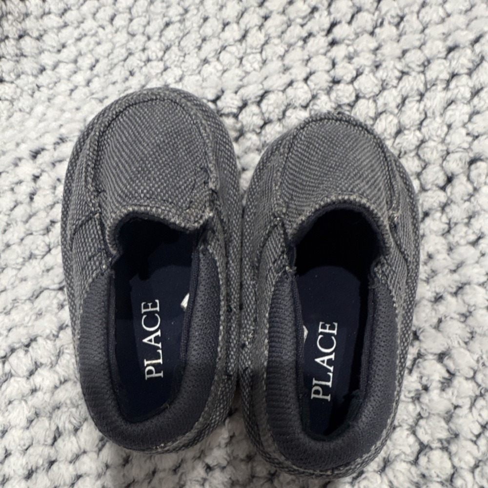 The Children's Place Gray Canvas Loafer Slip-On Shoes Size 5 Unisex Baby - Picture 3 of 7